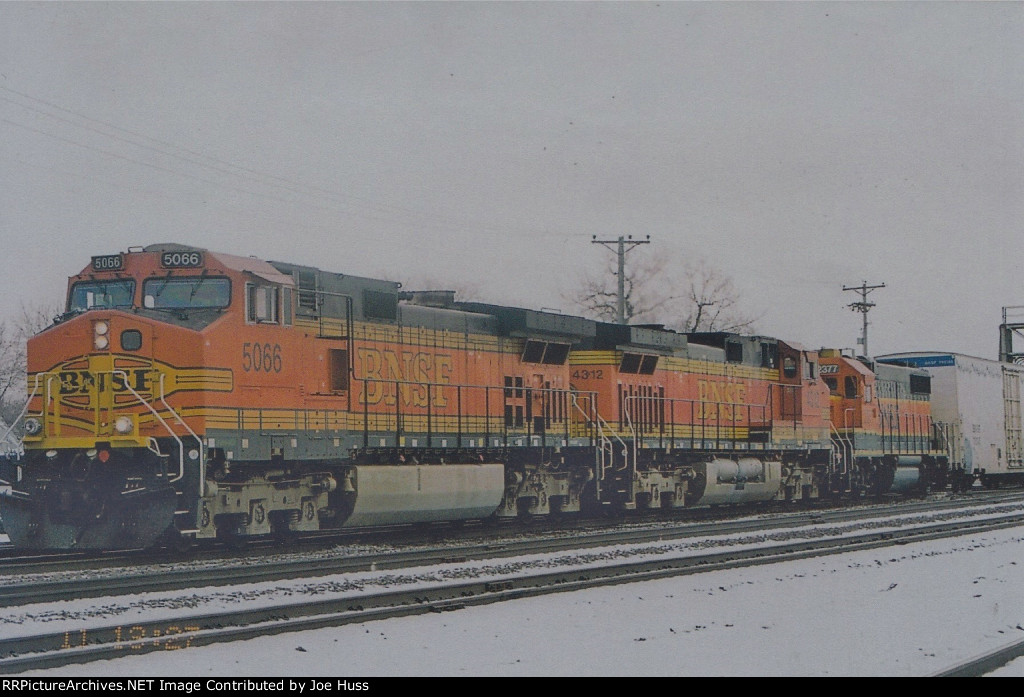 BNSF 5066 West